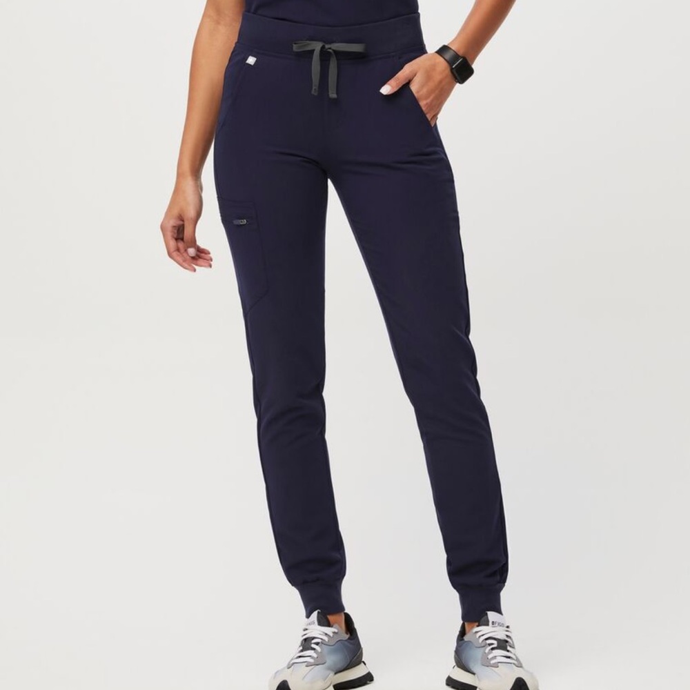 FIGS Zamora jogger scrubs